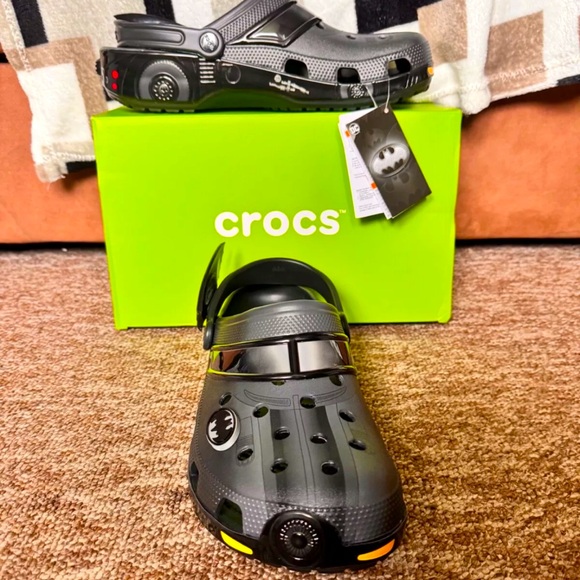 ?? Crocs x Batman Batmobile ??